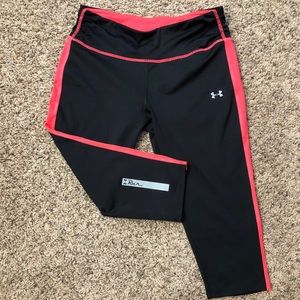 Women’s Under Armour fitted capris size small